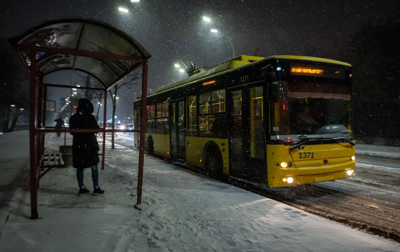 Очищення вулиць від авто і рух транспорту під час тривог: Київ готує нові безпекові рішення