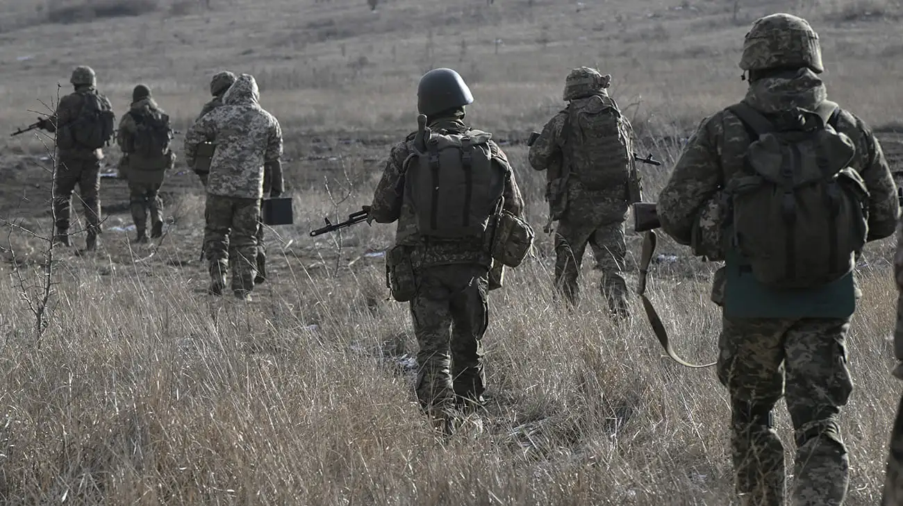 В Сухопутные войска переводят около 50 тыс. военных всех родов войск – источник УП