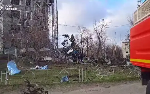 Zelenskyy: Russian missile strike destroyed part of city council building in Izium. VIDEO