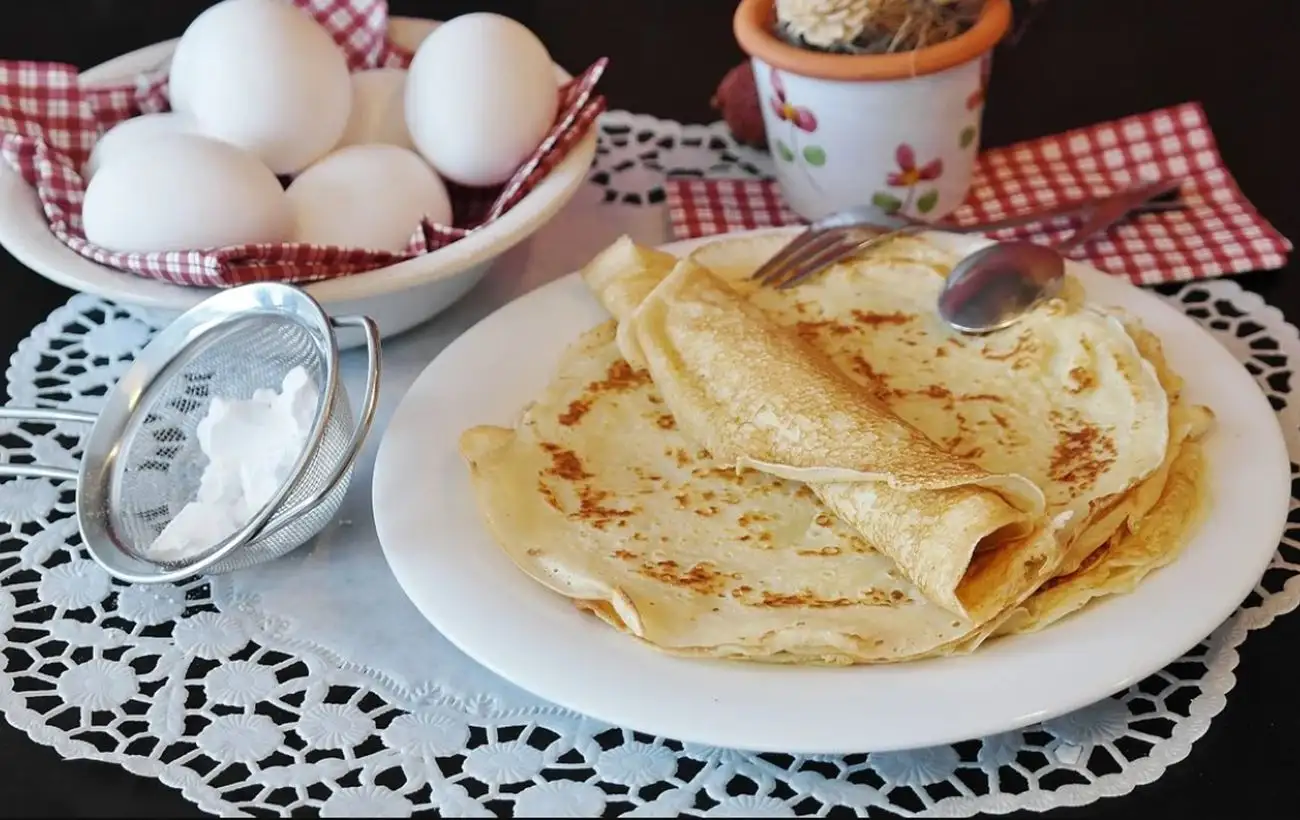 Масленица близко. Сколько можно хранить блины и вареники в холодильнике