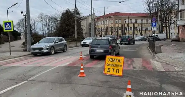 У Тернополі водій Opel збив на "зебрі" двох 17-річних дівчат