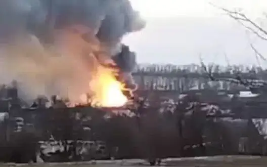 Occupiers watch explosions in a Russian army truck: "He was carrying missiles for "Grad" ! Do you hear? Blimey! That’s beautiful!". VIDEO