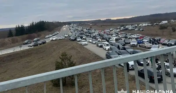 Двое несовершеннолетних организовали автогонки вблизи Тернополя