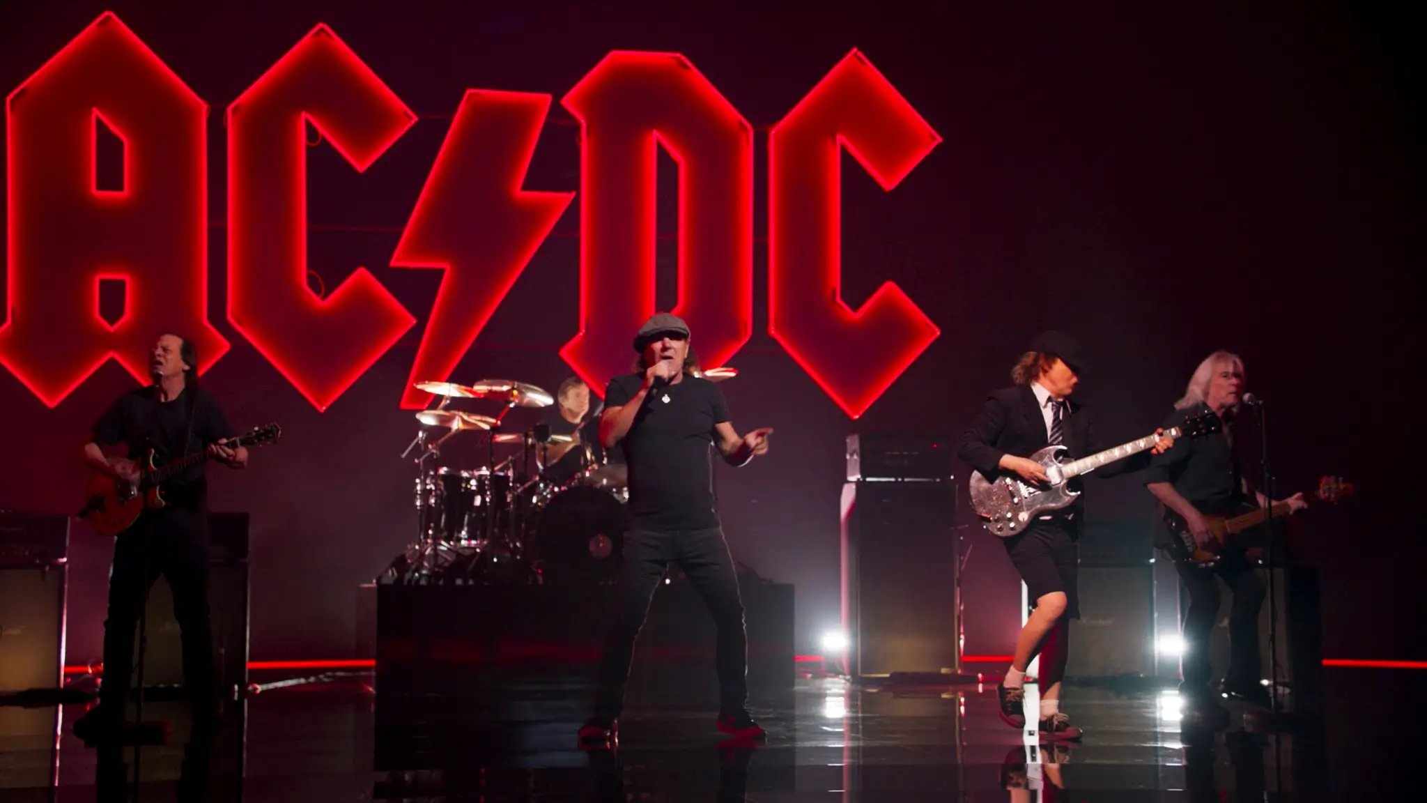 Обошлись без Антихриста: поклонники AC/DC были шокированы, узнав, что значит название группы