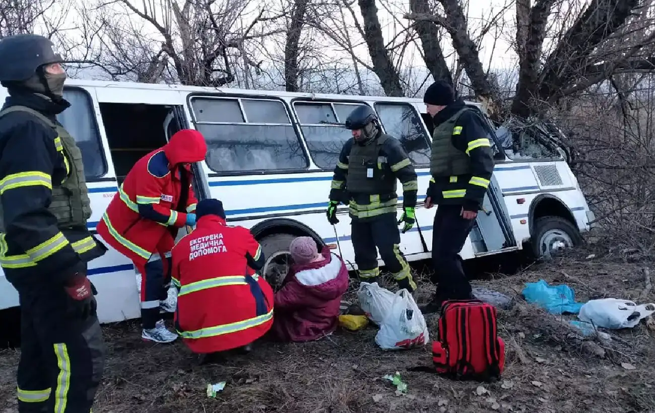 В Днепропетровской области автобус попал в ДТП: много пострадавших, фото