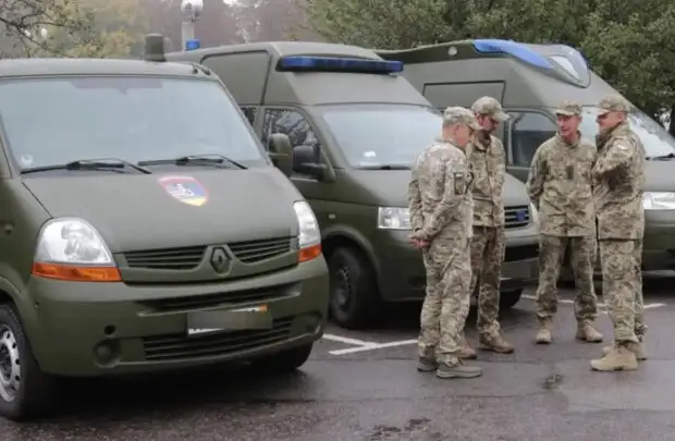 Головне за 9 лютого: бусики ТЦК "оновили", пенсіонери не відчують індексацію, а Київсатр ще задере тарифи