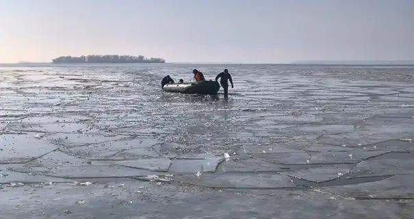 На Полтавщині в 5 км від берега перекинувся човен із п'ятьма рибалками