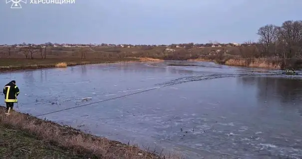 Трагедия в Херсонской области: пятеро детей провалились под лед