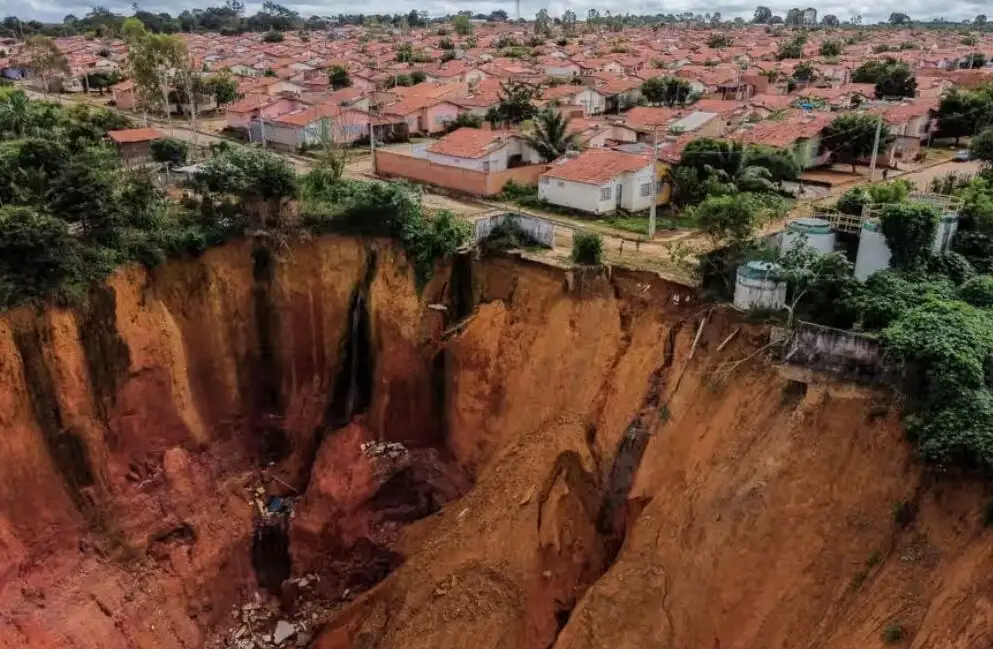 Watch: Giant karst ravines in Brazil's Buriticup threaten hundreds of homes