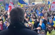 В Париже прошел многотысячный митинг в поддержку Украины