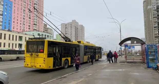 Проїзд у трамваях та тролейбусах за новими цінами: скільки грошей готувати з 1 березня