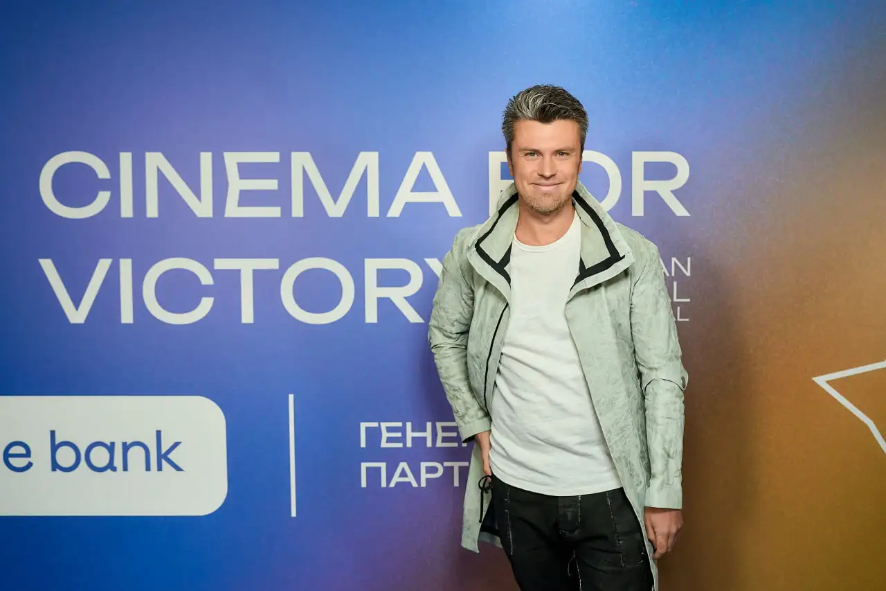 Jerry Heil и Евгений Хмара открыли фестиваль "CINEMA FOR VICTORY" в Украинском доме (фоторепортаж)