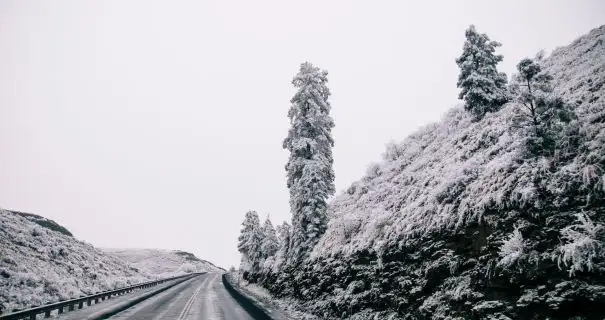 Різке похолодання на сході, та ожеледиця: в Укргідрометцентрі попередили про погоду в Україні на 27 лютого