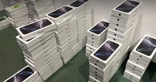 На Львівщині судитимуть чоловіка за контрабанду 400 iPhone на понад 20 млн грн