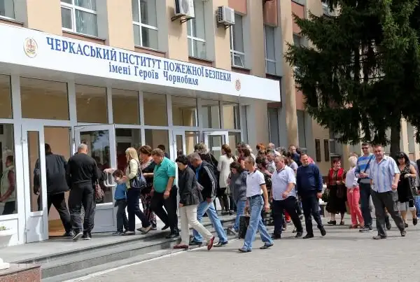 Солдафонские порядки в ликвидированном Черкасском Институте пожарной безопасности: что происходит с курсантами