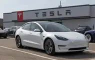 Акції Tesla впали на 40% з кінця 2024 року