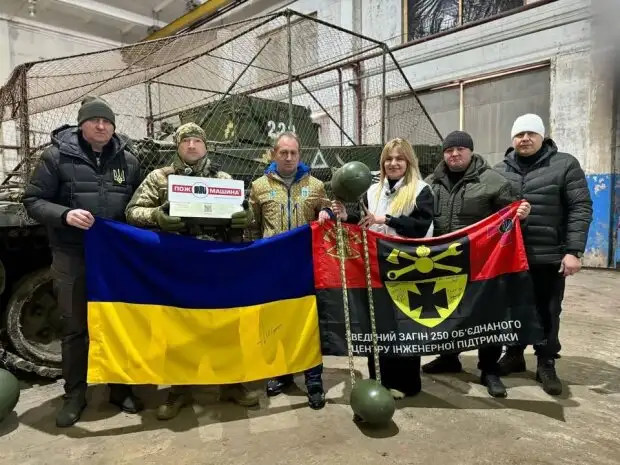 Помощь для защитников на Курском направлении: БФ молодежной инициативы "Надежда" Валерия Дубиля и Фонд "Рідна країна" Николая Томенко передали РЕБы