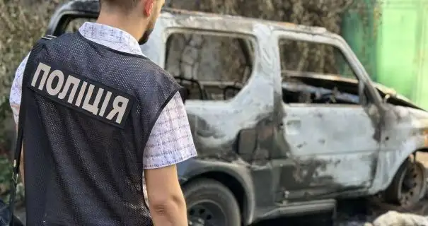 Чоловіка, який спалив авто сусіда в Одесі, засудили до трьох років позбавлення волі