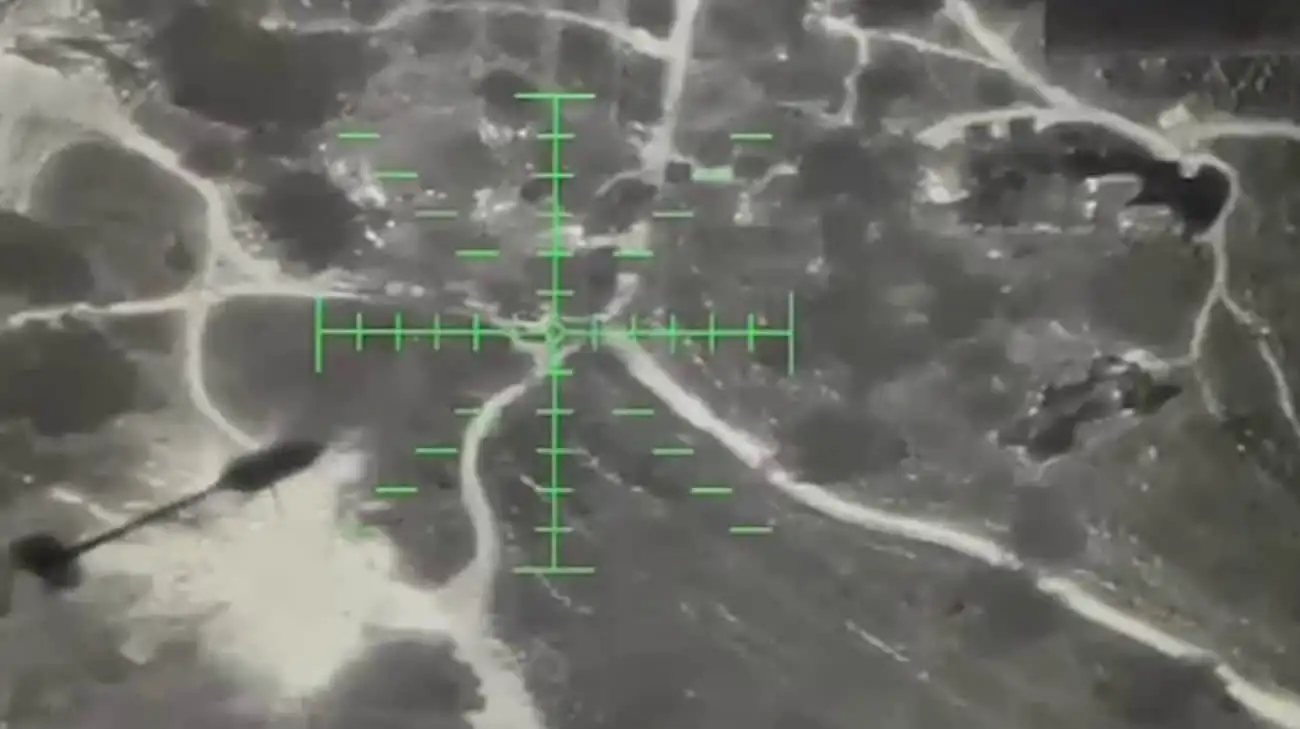 Ukrainian border guards destroy trench, killing 14 Russians – video