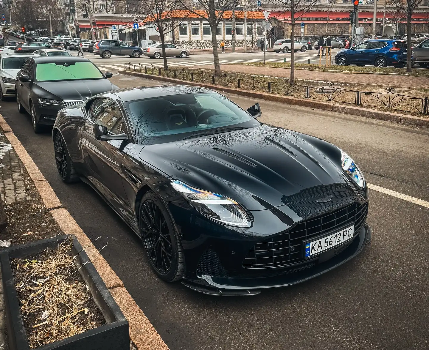 В Киеве засветился новейший суперкар Aston Martin с двигателем Mercedes (фото)