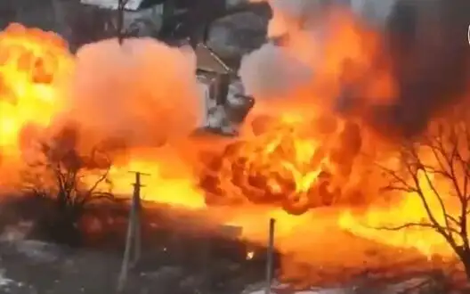 Russian tank disappears in flames after drone attack. VIDEO