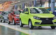 Продажі нових авто у Росії за рік обвалилися на чверть