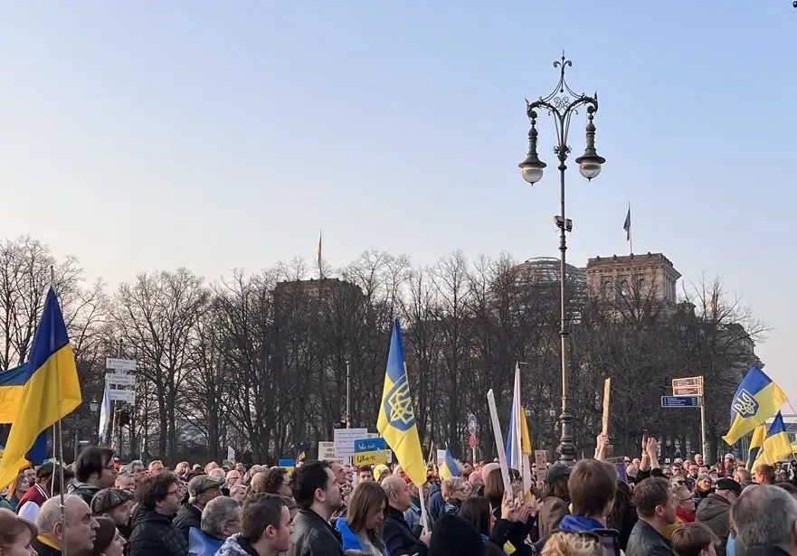 Участники акции в Берлине потребовали увеличения помощи Германии Украине