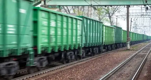 В Одессе двух подростков ударило током на вагоне поезда: один из них погиб