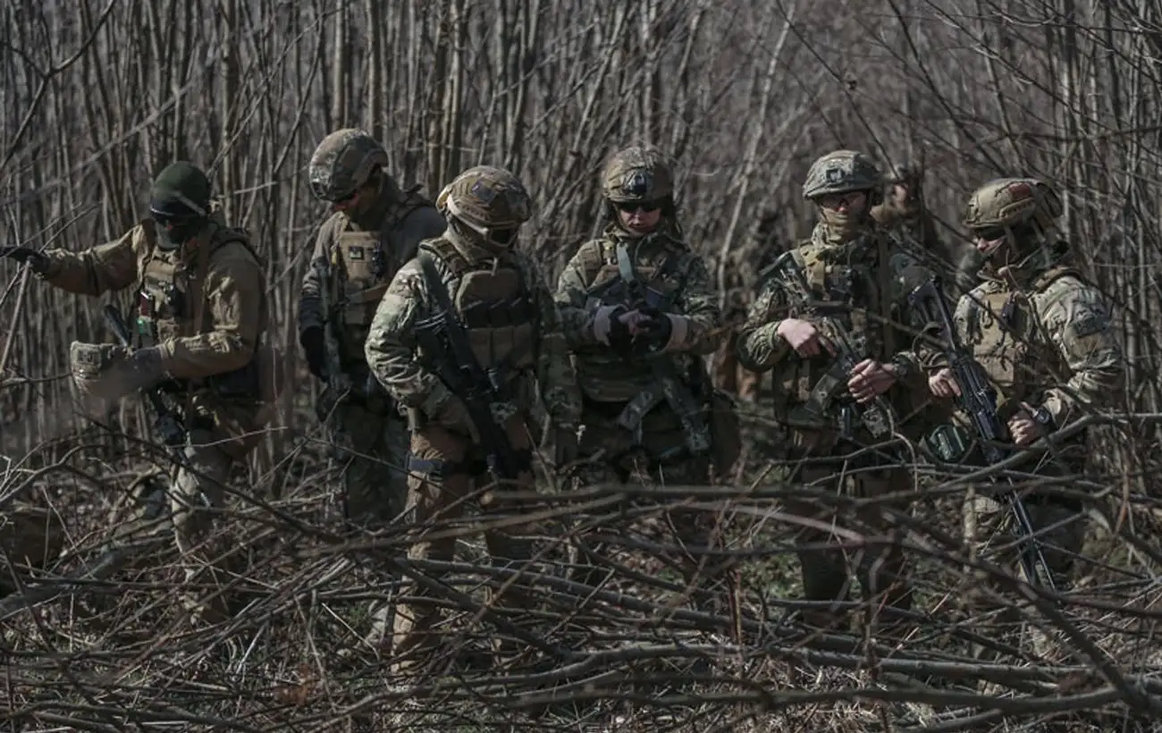 Бойцы ССО взяли в плен 9 российских военных на Покровском направлении