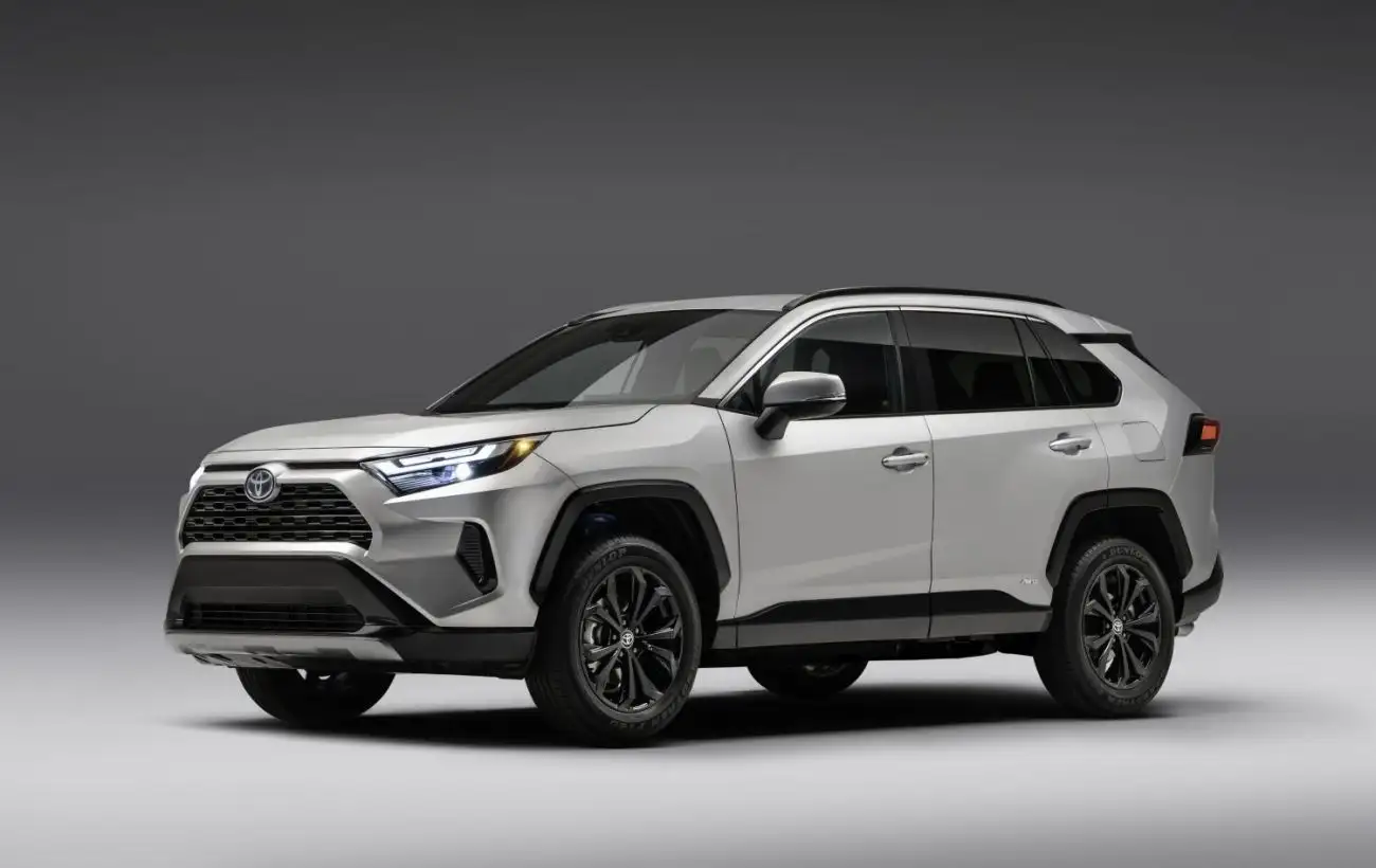 Из-за смертельного инцидента: Toyota остановила производство кроссовера RAV4