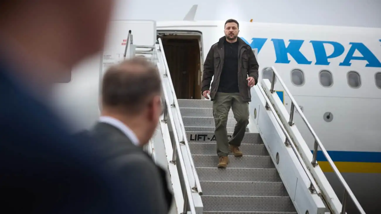 Zelenskyy's plane arrives in Saudi Arabia