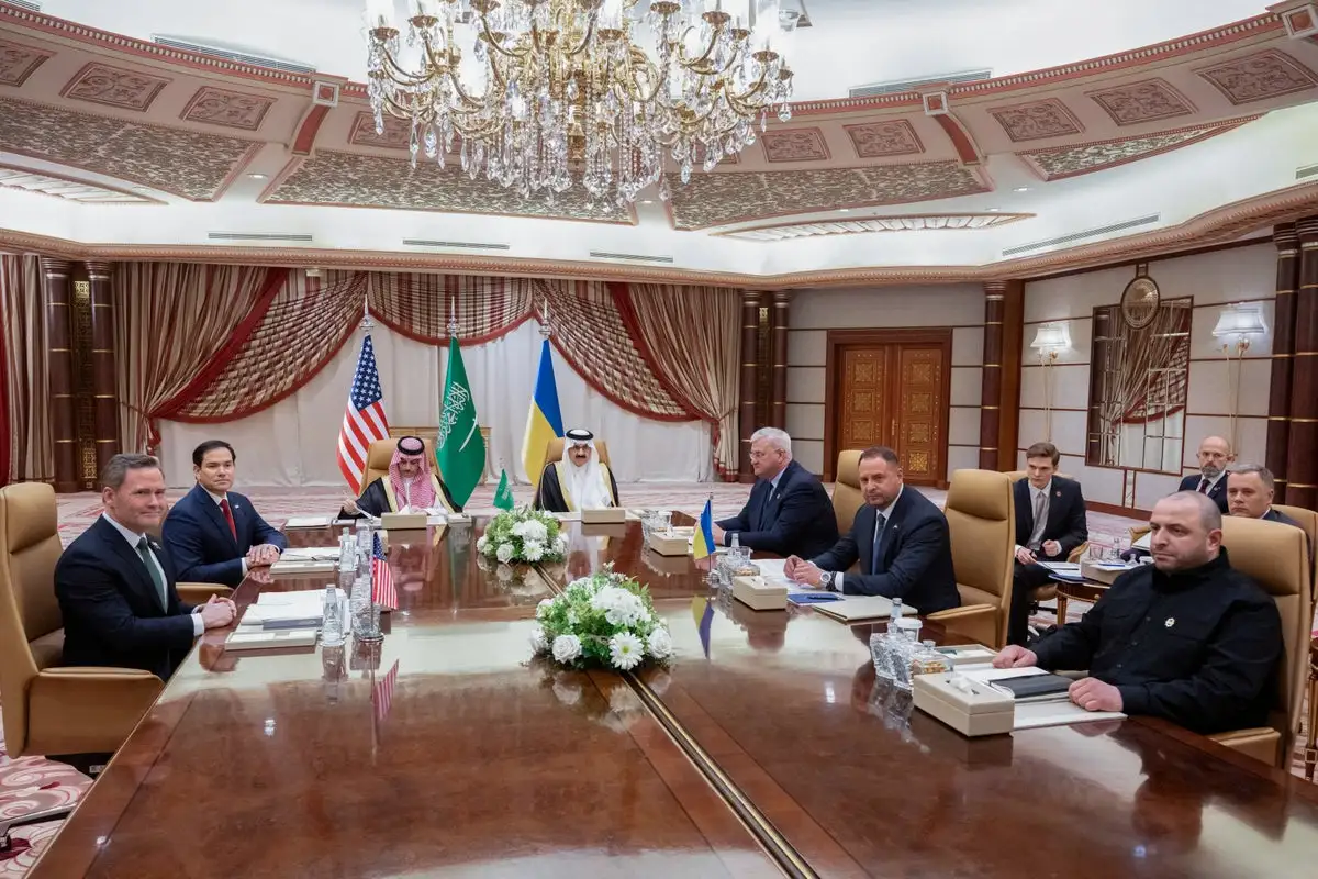 US and Ukraine hold crunch talks about how to end Putin’s invasion in Saudi Arabia 