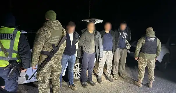 На Житомирщині прикордонник затримали зловмисника, який допомагав чоловікам призовного віку втікати за кордон