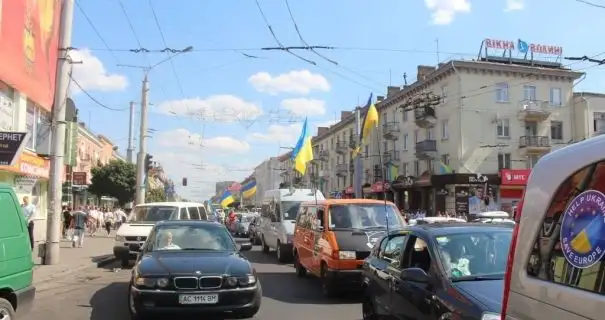 У Луцьку під час хвилини мовчання зупинятимуть транспорт