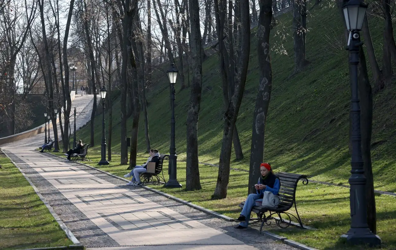 Два температурних рекорди в Києві та ще 12 - по Україні: в яких областях найтепліше