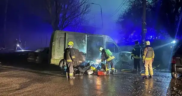 В Запорожье мужчина поджег чужое авто из-за ревности, но произошла "ошибка"