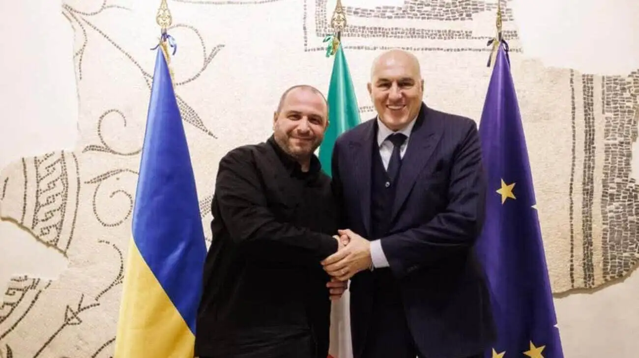 Ukraine's defence minister and his Italian counterpart discuss air defence supplies and ammunition