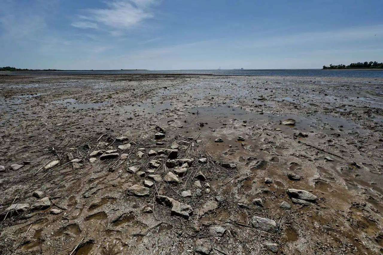 Russia's detonation of Kakhovka Hydroelectric Power Plant. Scientists sound the alarm over toxic elements at the bottom of the reservoir