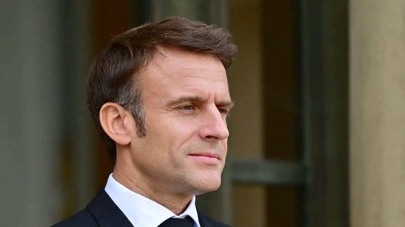 French president says Russia does not give impression of country that sincerely wants peace