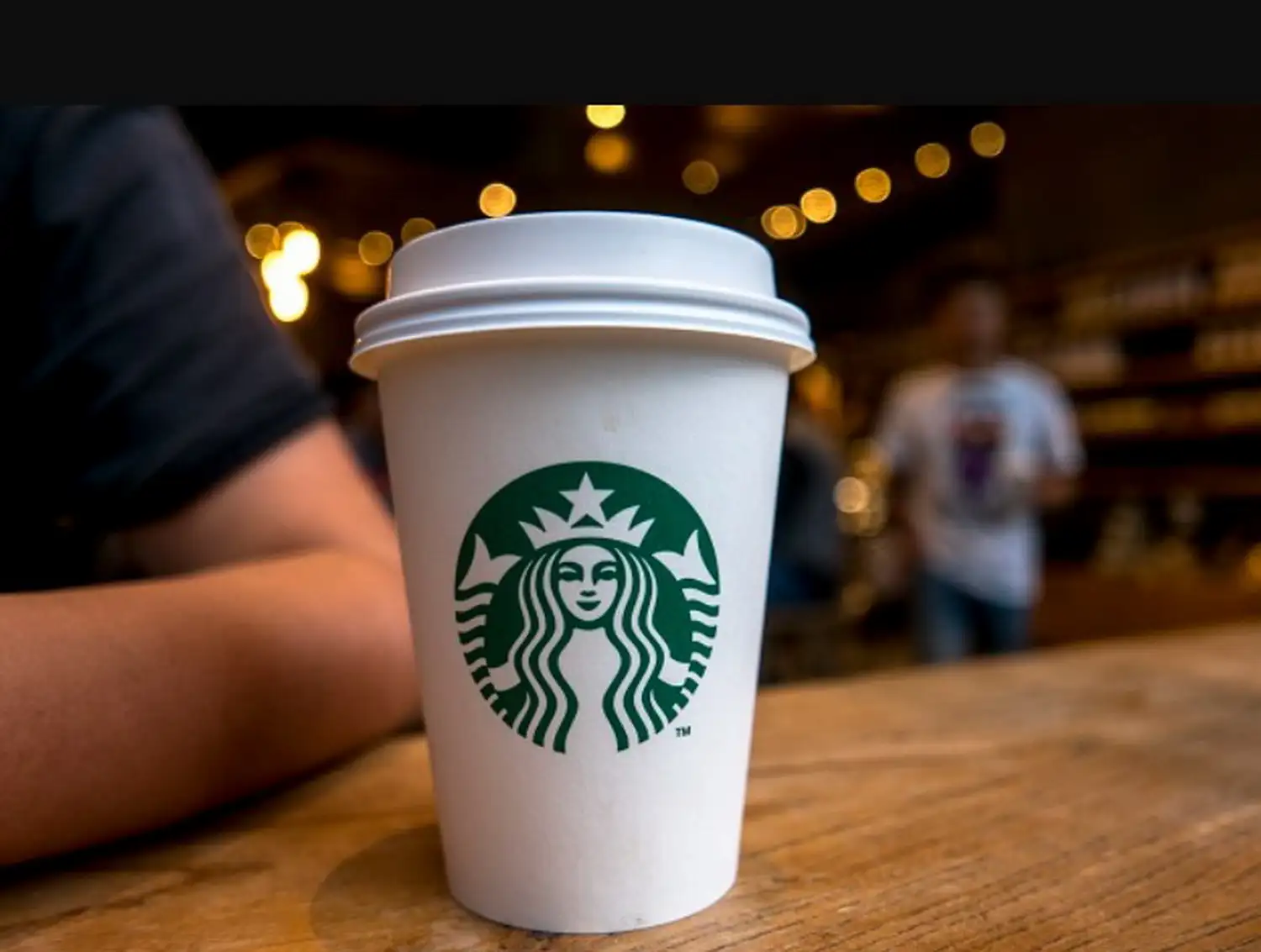 Виновата крышка: Starbucks заплатит 50 миллионов мужчине, который вылил горячий кофе на гениталии