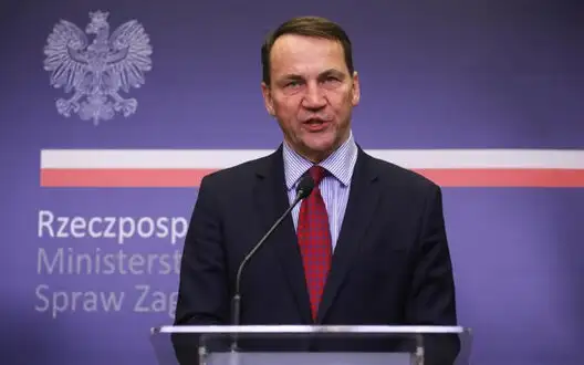 Trump must convince Putin to abandon absurd demands on Ukraine - Sikorski
