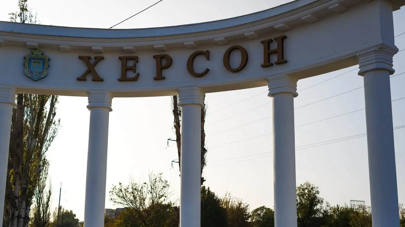 Russia attacks Kherson Oblast, killing two people