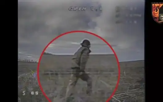 Ukrainian FPV drone flew directly into head of Russian invader in Kupiansk sector. VIDEO