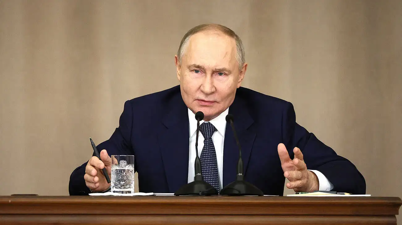 Putin wants US to stop all arms shipments to Ukraine for "truce" – Bloomberg