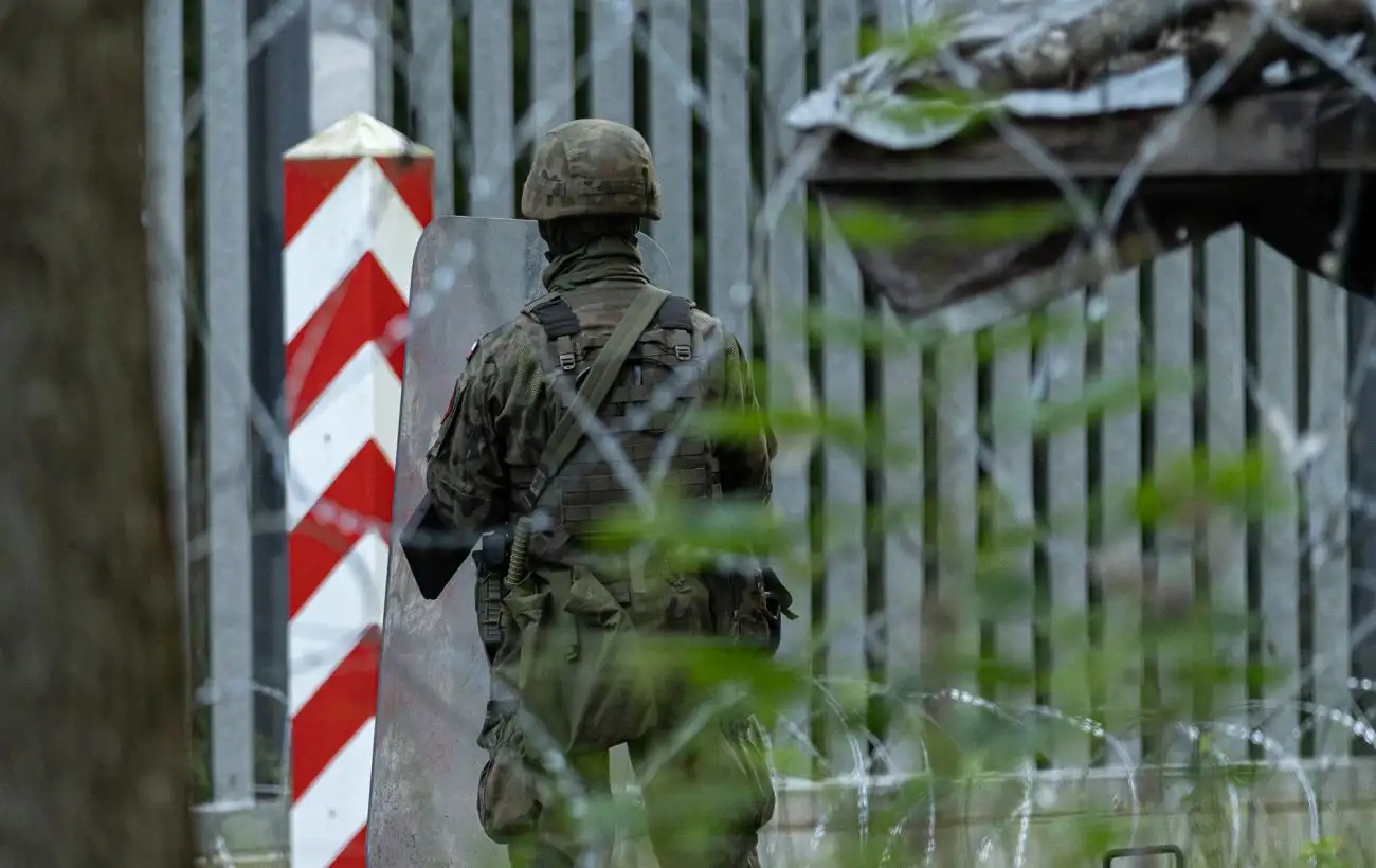 У Польщі скаржаться на мігрантів, які намагаються потрапити в ЄС через кордон з Білоруссю