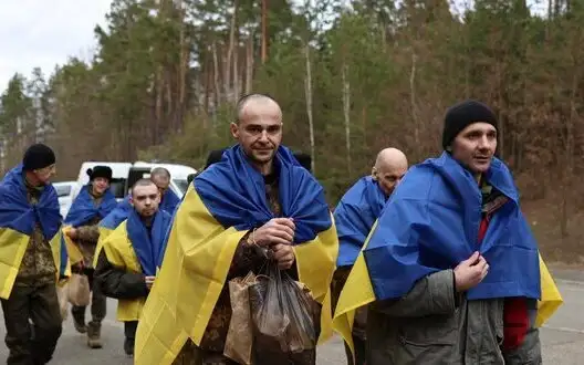 Ukraine brings back 175 POWs and 22 severely wounded defenders. VIDEO&PHOTOS