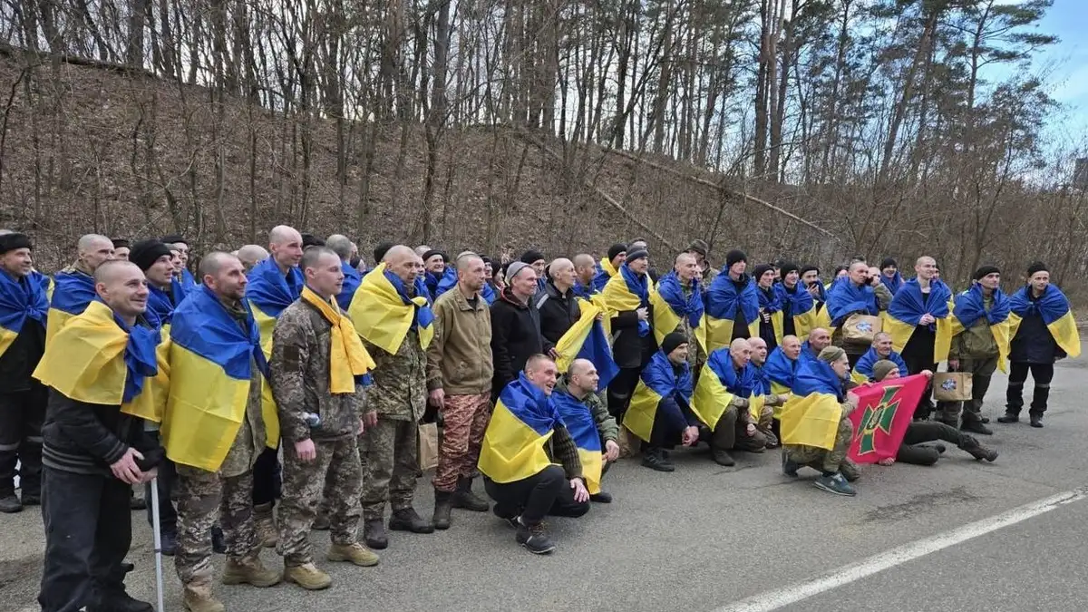 Zelenskyy: 175 Ukrainian defenders released from Russian captivity, 22 more return home without exchanges