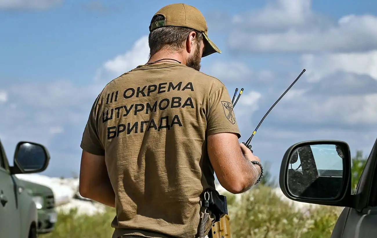 Бойцы Третьей штурмовой взяли россиянина в плен с помощью шоколадки (видео)