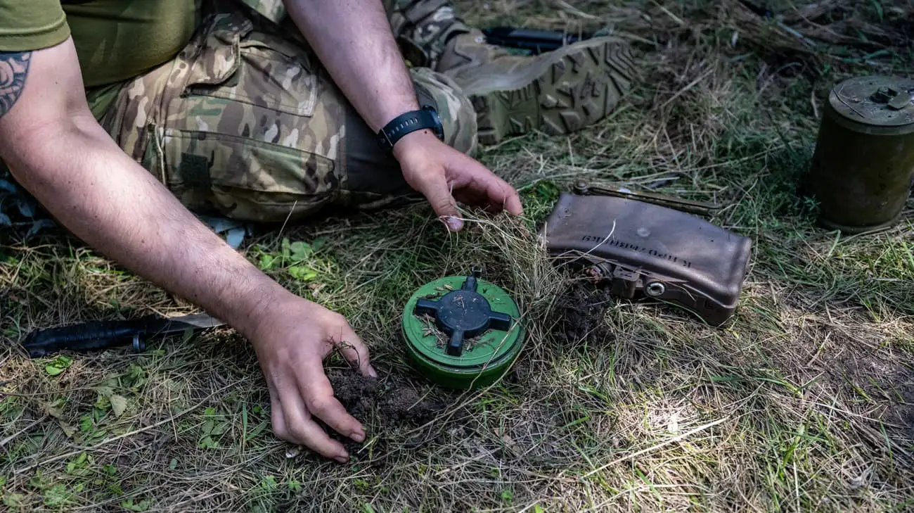 Lithuania considers planting anti-personnel mines on its borders with Russia and Belarus