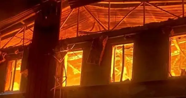 Масовані удари дронів по Дніпропетровщині: зруйноване підприємство та пошкоджені будинки